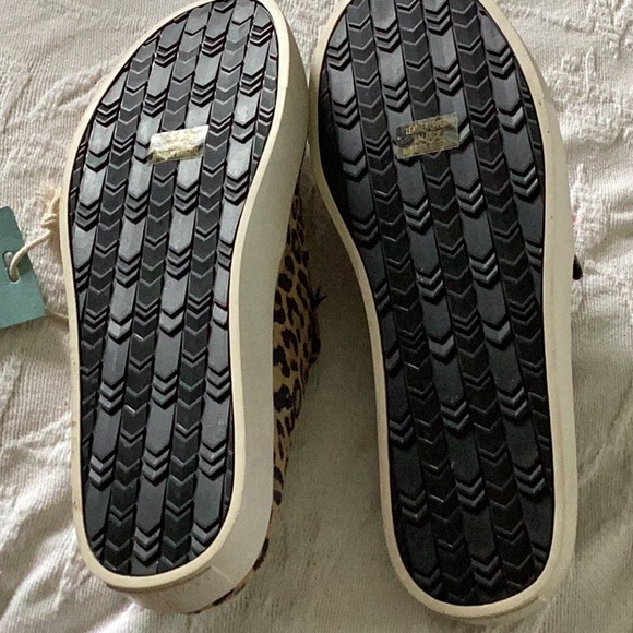 Revitalign  esplanade leopard slides size 9 - Picture 6 of 6